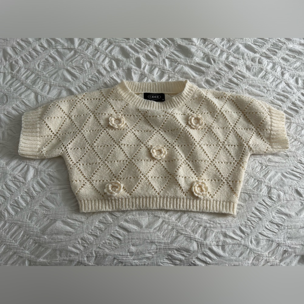 Cropped short sleeves knitted sweater